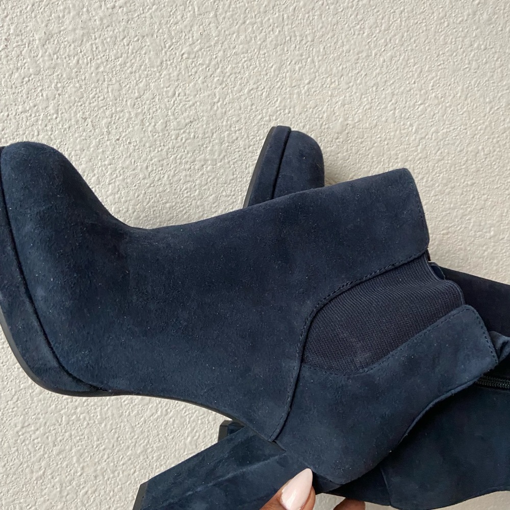Gianni Bini suede blue heel boots side zipper. Never worn.